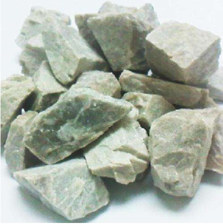 桂林鴻程高嶺土加工粉磨生產(chǎn)線設備所磨物料-高嶺土